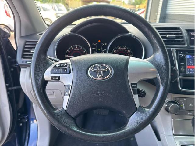 used 2013 Toyota Highlander car, priced at $14,990
