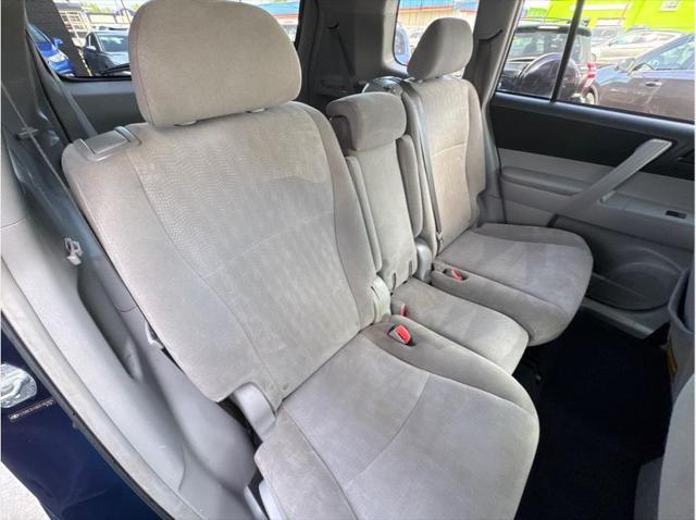 used 2013 Toyota Highlander car, priced at $14,990