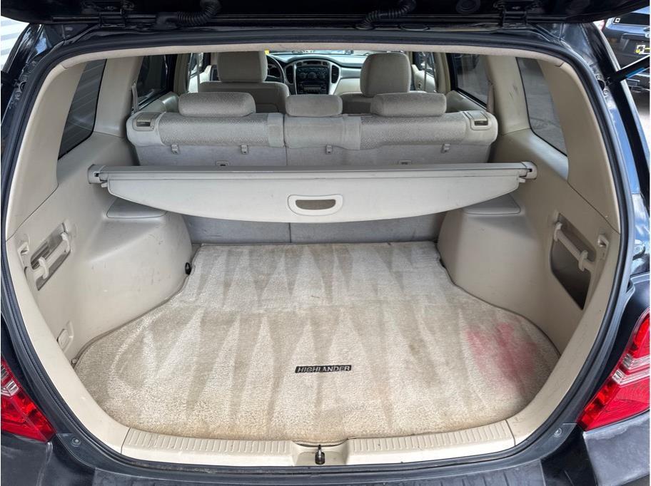 used 2001 Toyota Highlander car, priced at $7,990