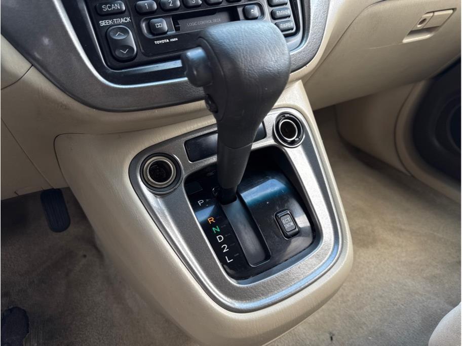 used 2001 Toyota Highlander car, priced at $7,990