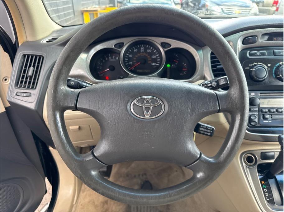 used 2001 Toyota Highlander car, priced at $7,990