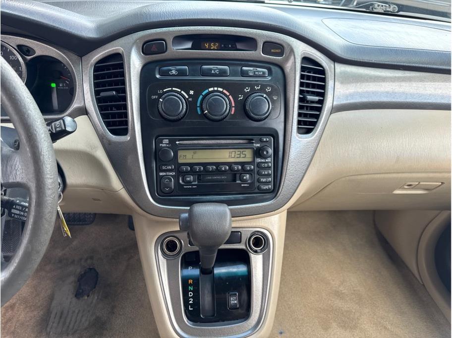 used 2001 Toyota Highlander car, priced at $7,990
