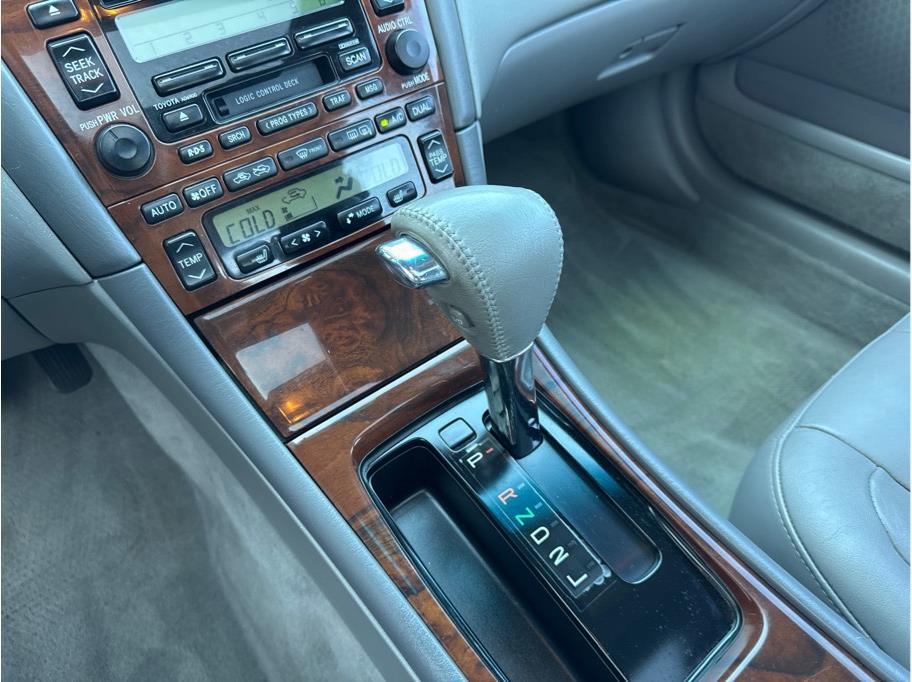 used 2002 Toyota Avalon car, priced at $7,990