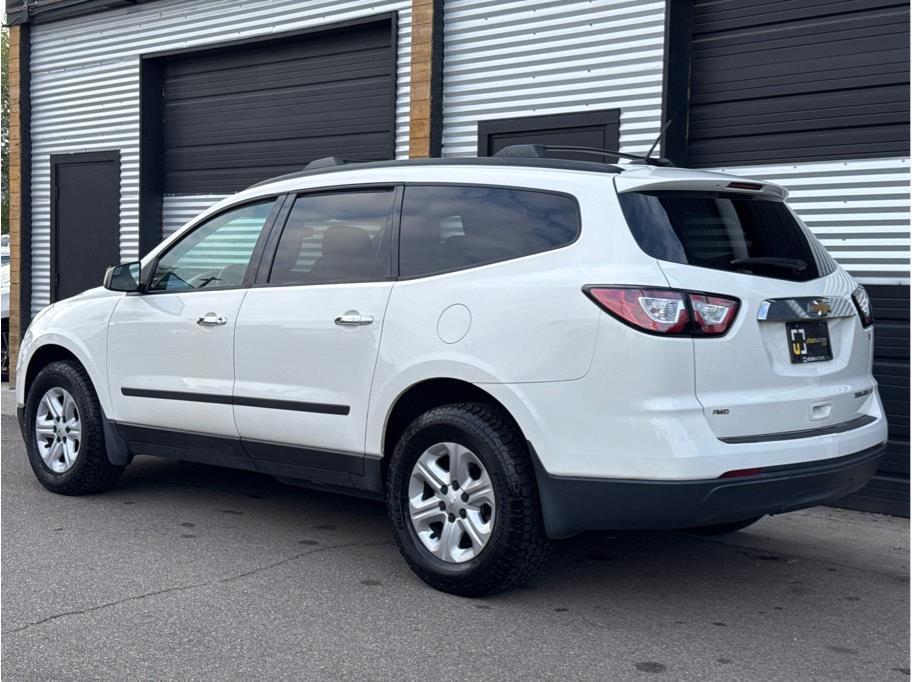 used 2014 Chevrolet Traverse car, priced at $13,990