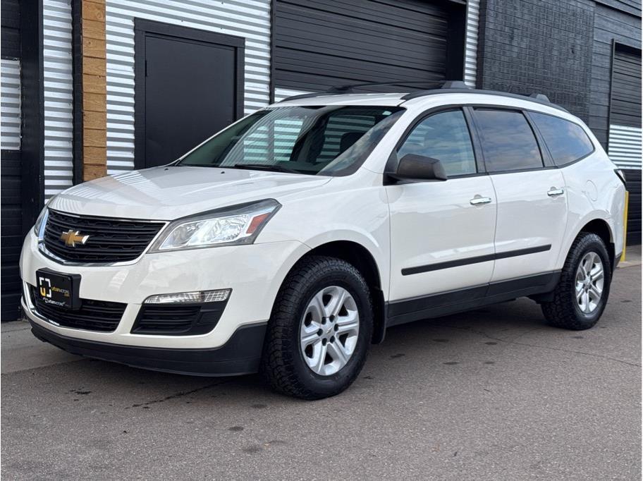used 2014 Chevrolet Traverse car, priced at $13,990