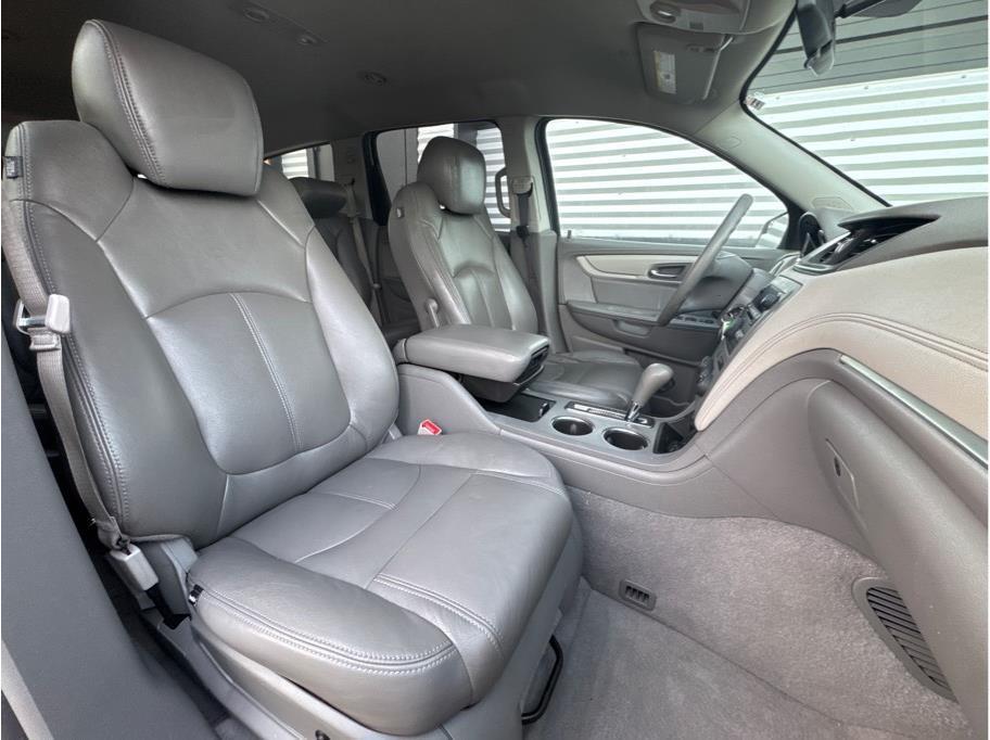 used 2014 Chevrolet Traverse car, priced at $13,990
