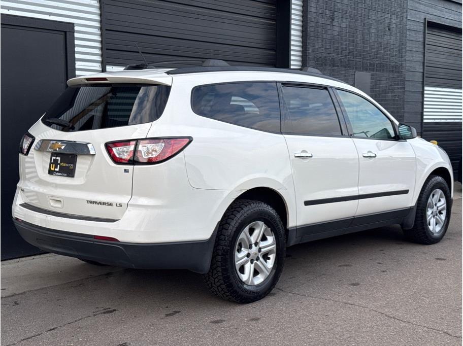 used 2014 Chevrolet Traverse car, priced at $13,990