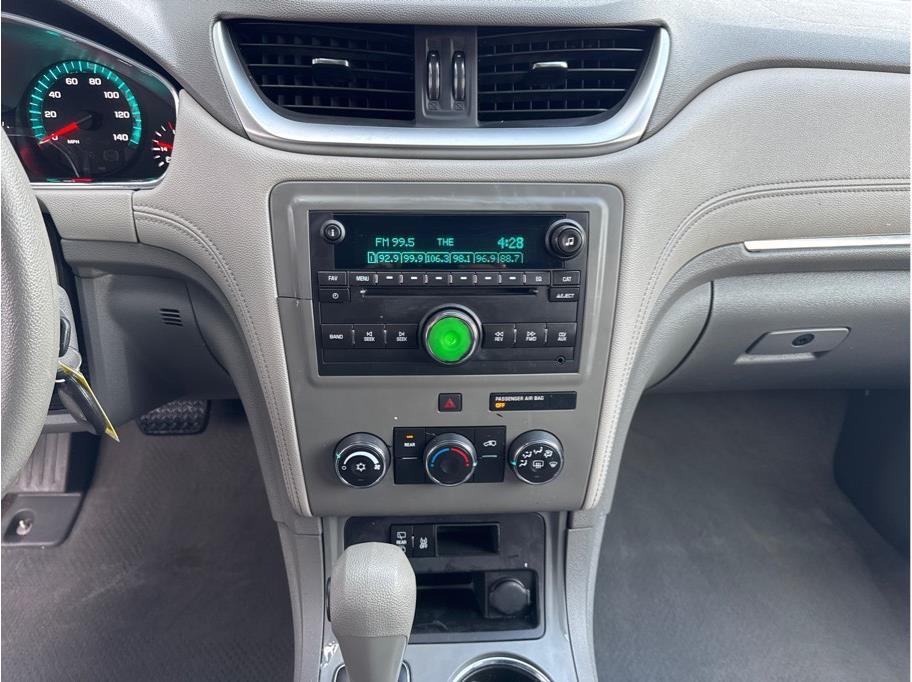 used 2014 Chevrolet Traverse car, priced at $13,990