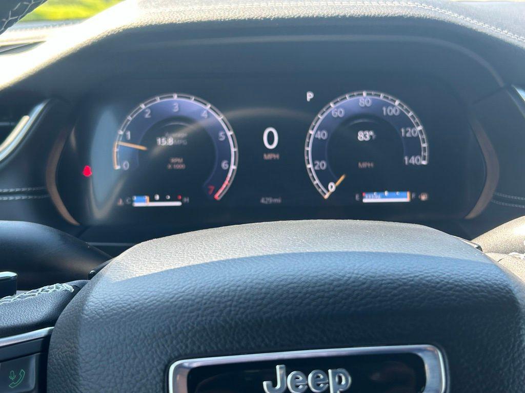 new 2025 Jeep Grand Cherokee car, priced at $42,401
