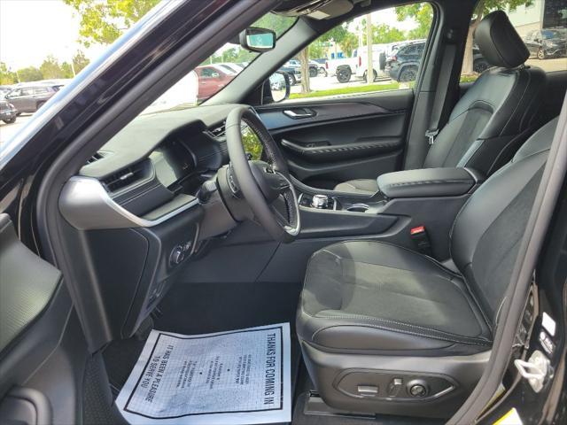 new 2025 Jeep Grand Cherokee car, priced at $45,554