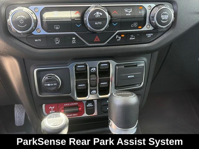new 2025 Jeep Gladiator car, priced at $46,225