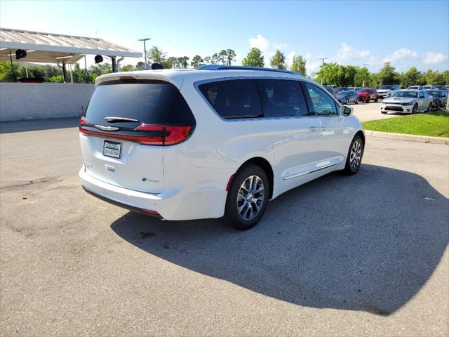 new 2024 Chrysler Pacifica car, priced at $46,407