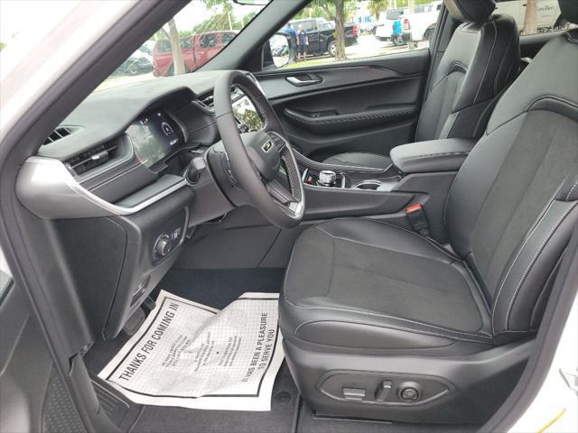 new 2025 Jeep Grand Cherokee car, priced at $43,136