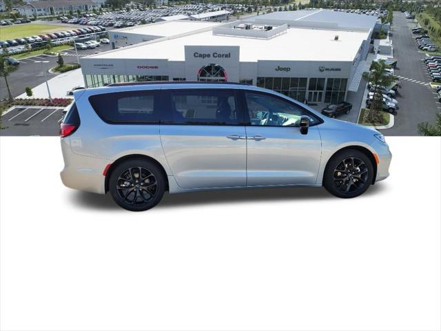 new 2024 Chrysler Pacifica car, priced at $38,995