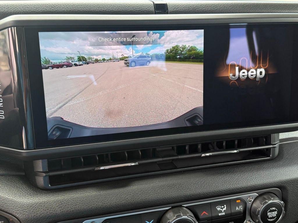 new 2025 Jeep Gladiator car, priced at $38,465
