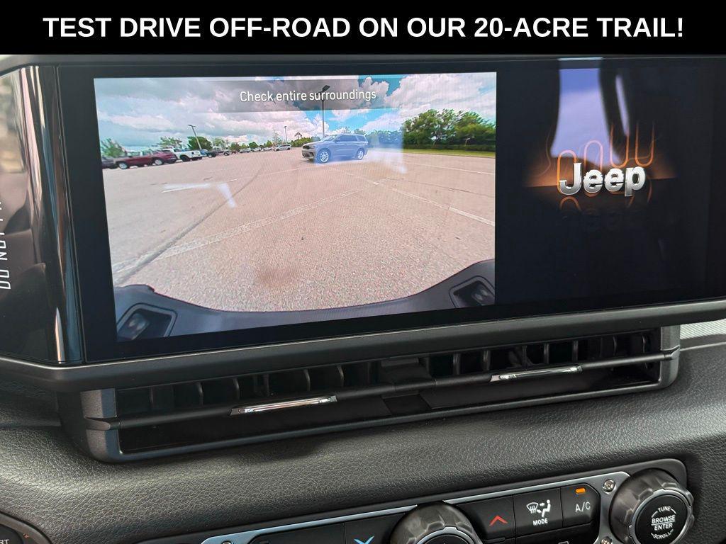 new 2025 Jeep Gladiator car, priced at $37,965