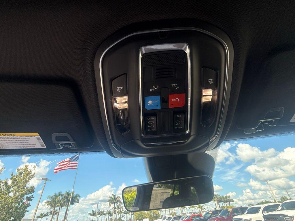 new 2025 Jeep Grand Cherokee car, priced at $37,375