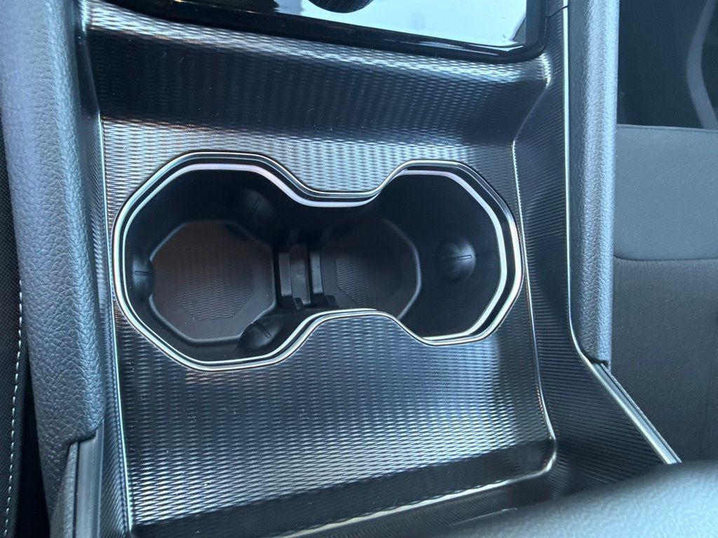 new 2025 Jeep Grand Cherokee car, priced at $33,875