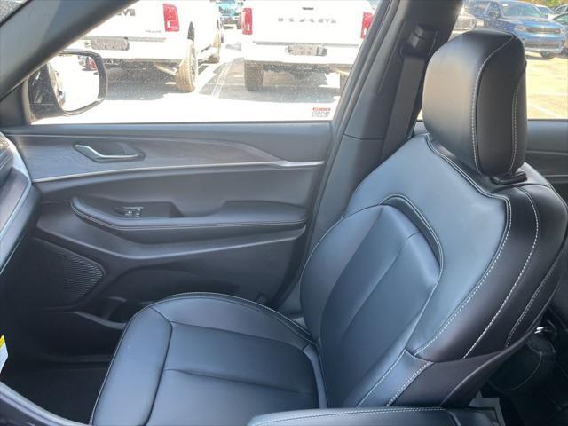 new 2025 Jeep Grand Cherokee car, priced at $38,416