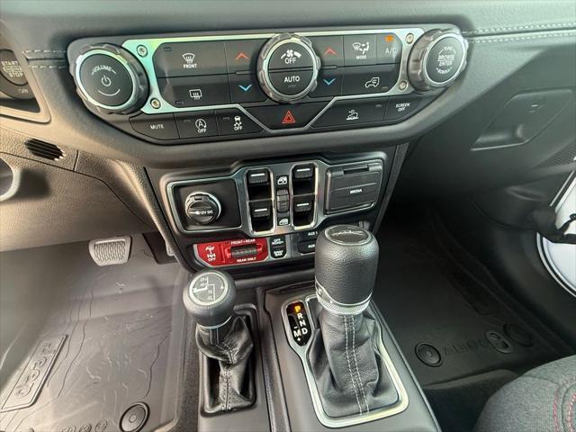 new 2025 Jeep Gladiator car, priced at $47,569