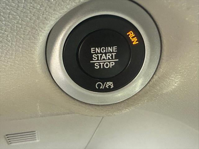 used 2021 Chrysler Pacifica car, priced at $20,304