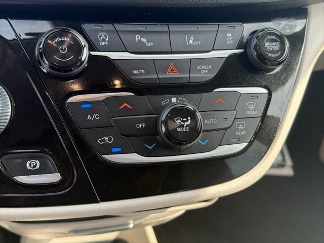 used 2021 Chrysler Pacifica car, priced at $20,304