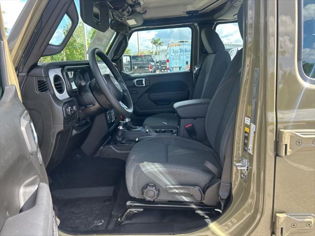 new 2025 Jeep Gladiator car, priced at $39,445