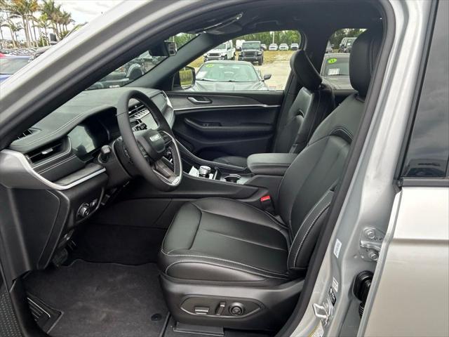 new 2025 Jeep Grand Cherokee car, priced at $41,369