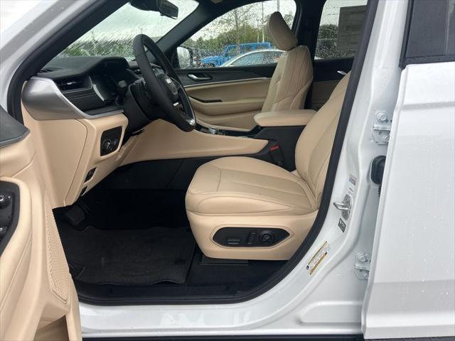 new 2025 Jeep Grand Cherokee L car, priced at $41,596