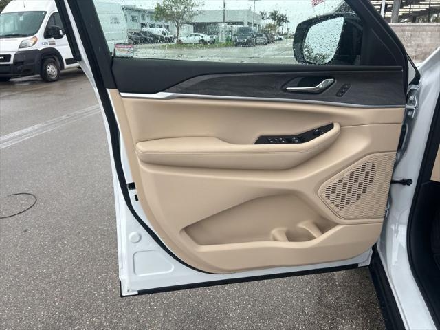 new 2025 Jeep Grand Cherokee L car, priced at $41,596
