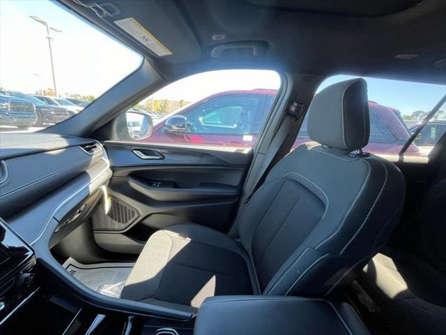 new 2025 Jeep Grand Cherokee L car, priced at $38,776