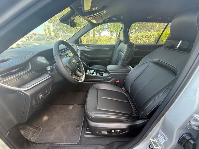 new 2025 Jeep Grand Cherokee L car, priced at $39,916