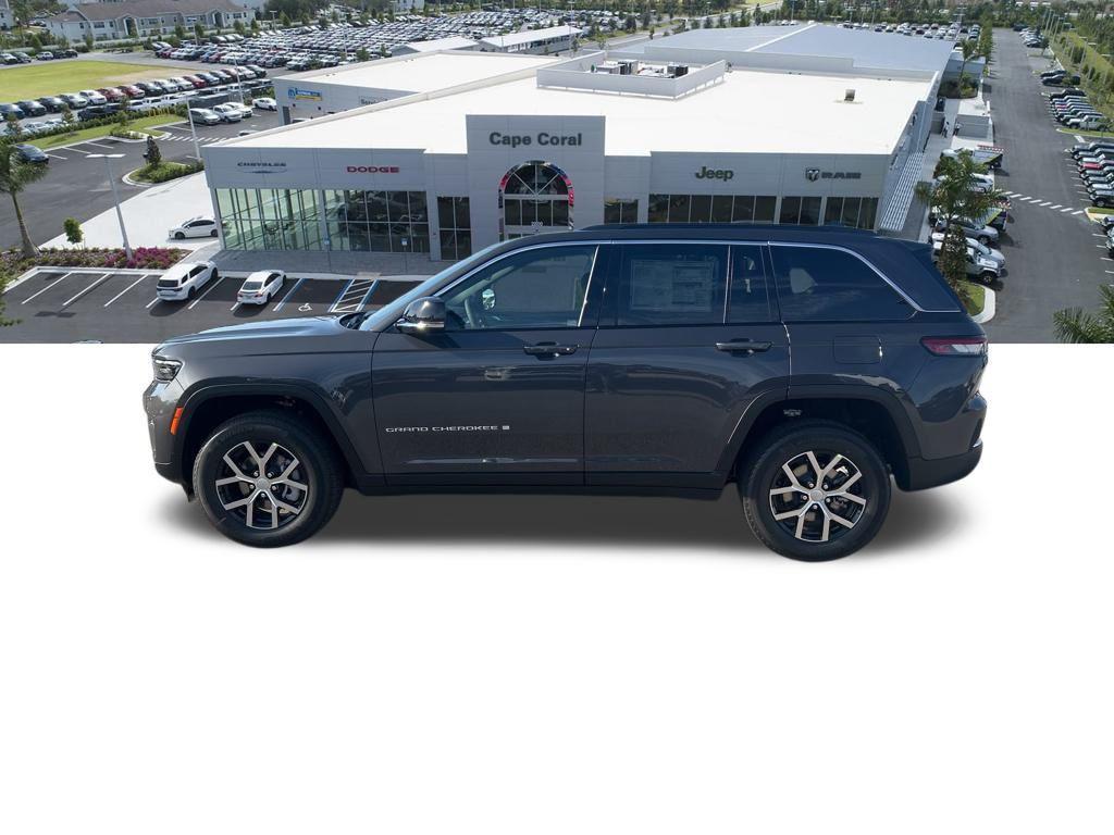 new 2025 Jeep Grand Cherokee car, priced at $38,495