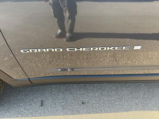 new 2025 Jeep Grand Cherokee car, priced at $41,243