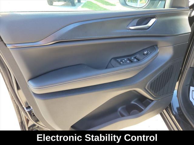 new 2025 Jeep Grand Cherokee car, priced at $31,995
