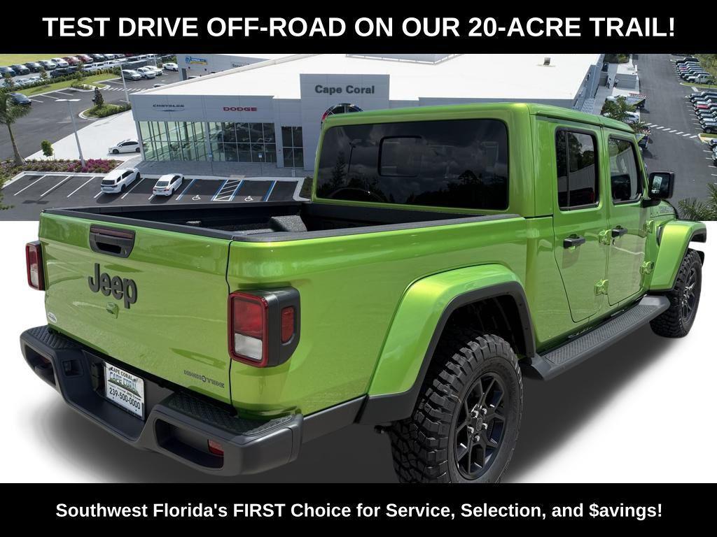 new 2025 Jeep Gladiator car, priced at $45,599