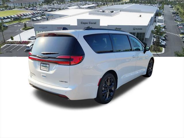 new 2024 Chrysler Pacifica car, priced at $43,124