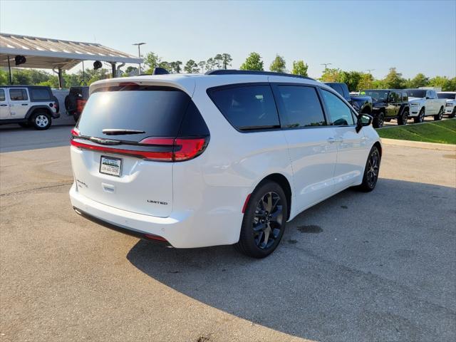 new 2024 Chrysler Pacifica car, priced at $43,349