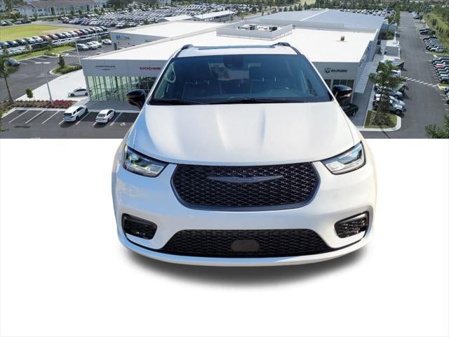 new 2024 Chrysler Pacifica car, priced at $43,124