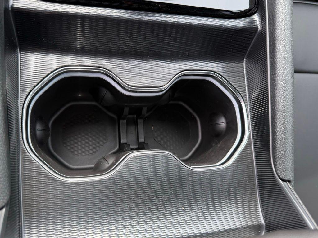 new 2025 Jeep Grand Cherokee car, priced at $39,300