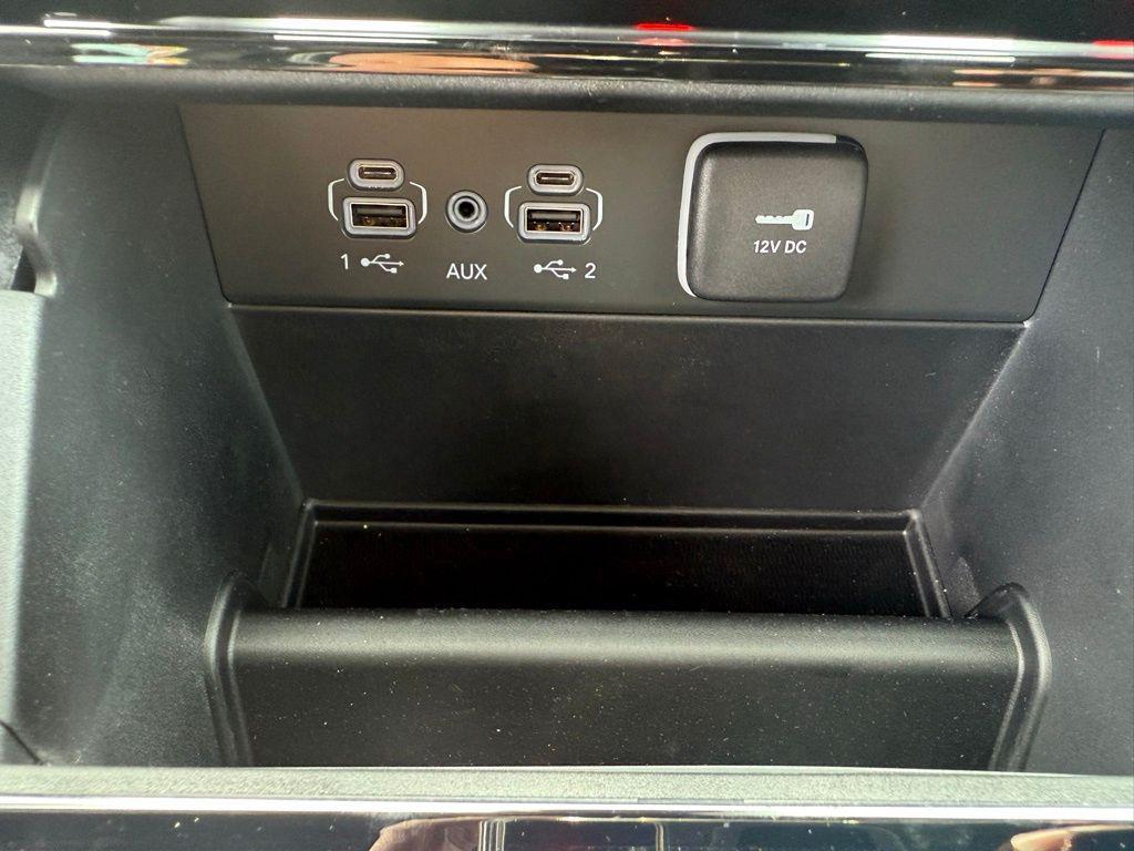 new 2025 Jeep Grand Cherokee car, priced at $39,300