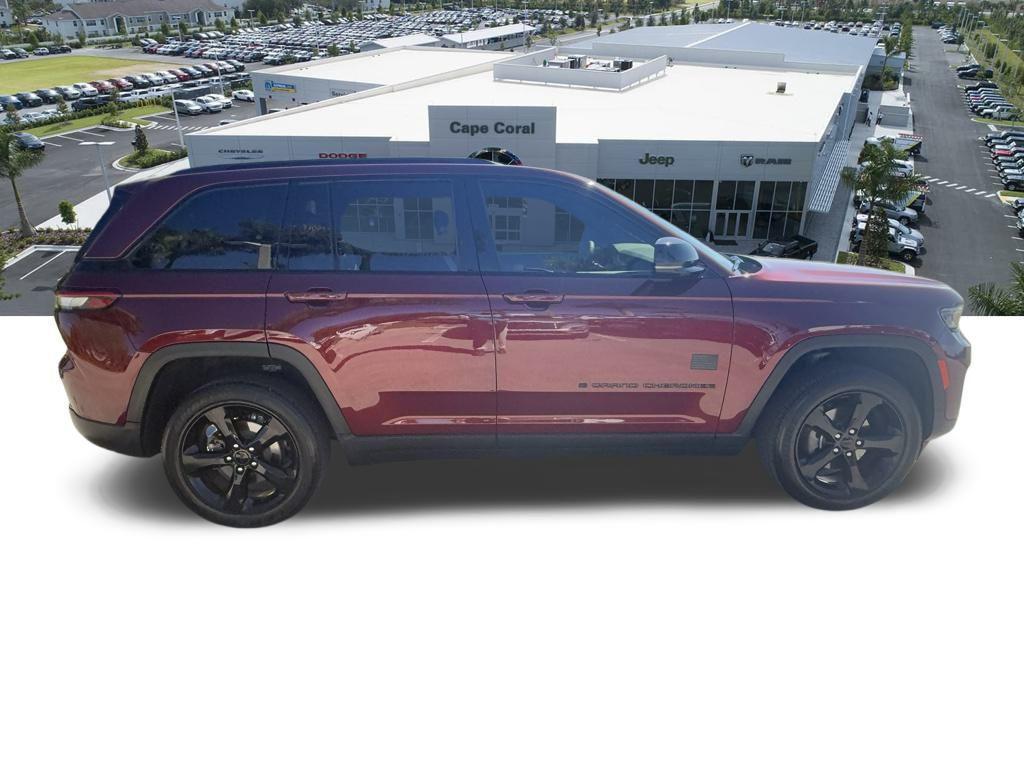 used 2024 Jeep Grand Cherokee car, priced at $31,917