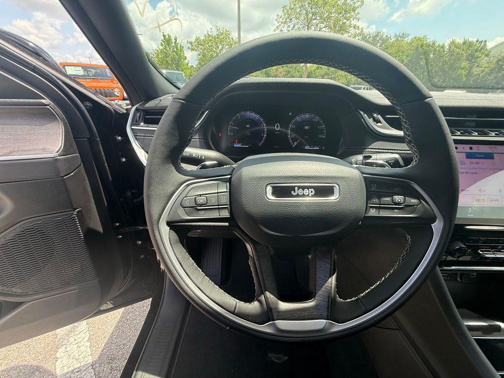 new 2025 Jeep Grand Cherokee L car, priced at $41,585