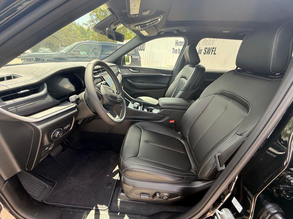 new 2025 Jeep Grand Cherokee L car, priced at $41,585