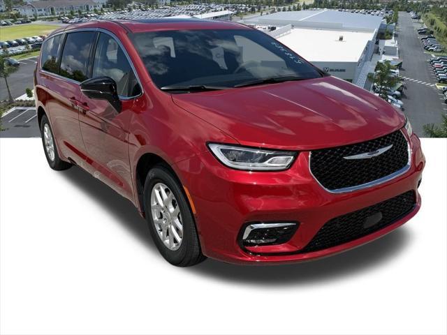 new 2025 Chrysler Pacifica car, priced at $44,235