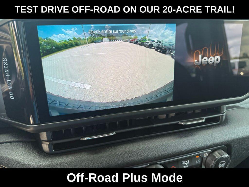 new 2025 Jeep Wrangler car, priced at $41,285