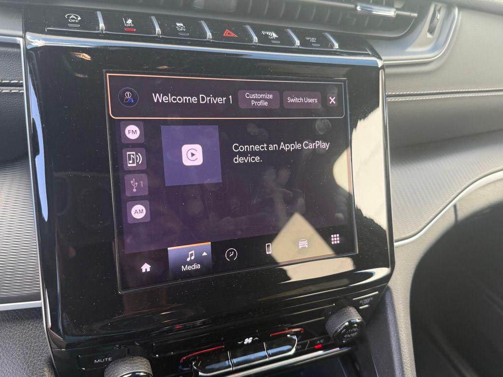 used 2025 Jeep Grand Cherokee car, priced at $31,545