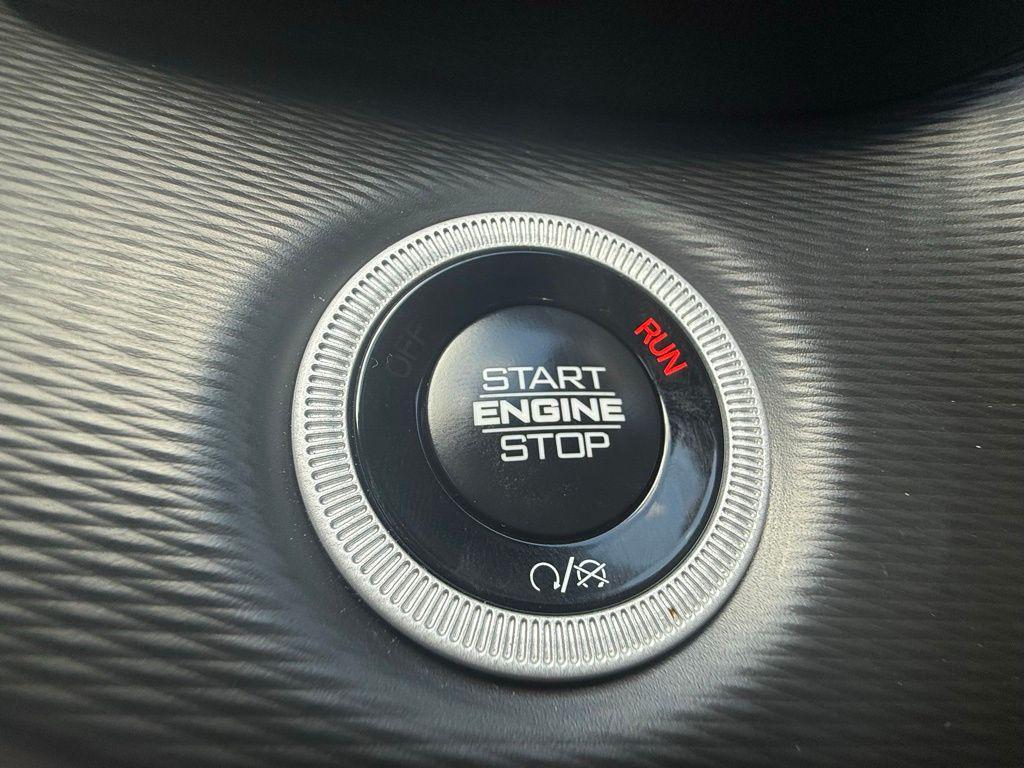 used 2025 Jeep Grand Cherokee car, priced at $31,545