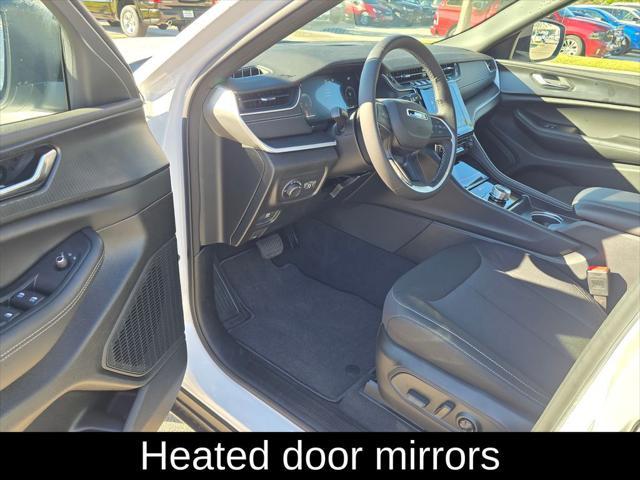 new 2025 Jeep Grand Cherokee car, priced at $37,334