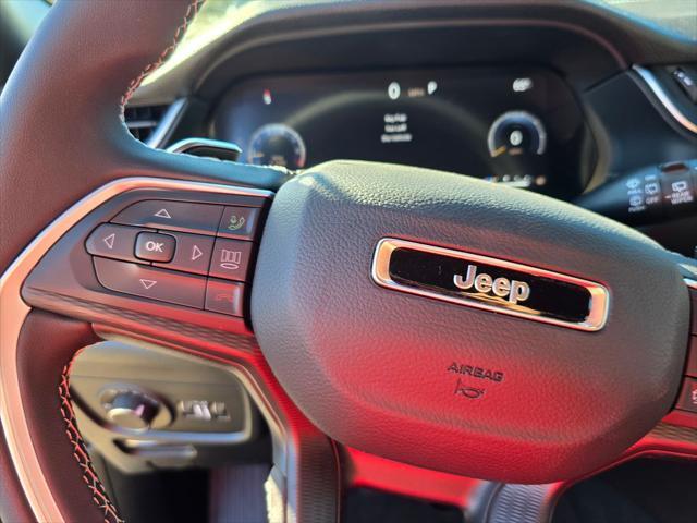 new 2025 Jeep Grand Cherokee car, priced at $37,817